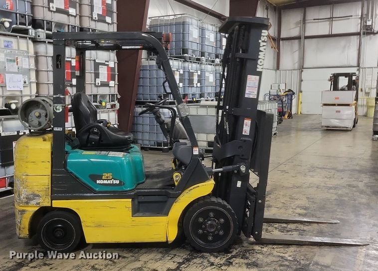 image for item EJ8165 Komatsu FG25GT-14 forklift
