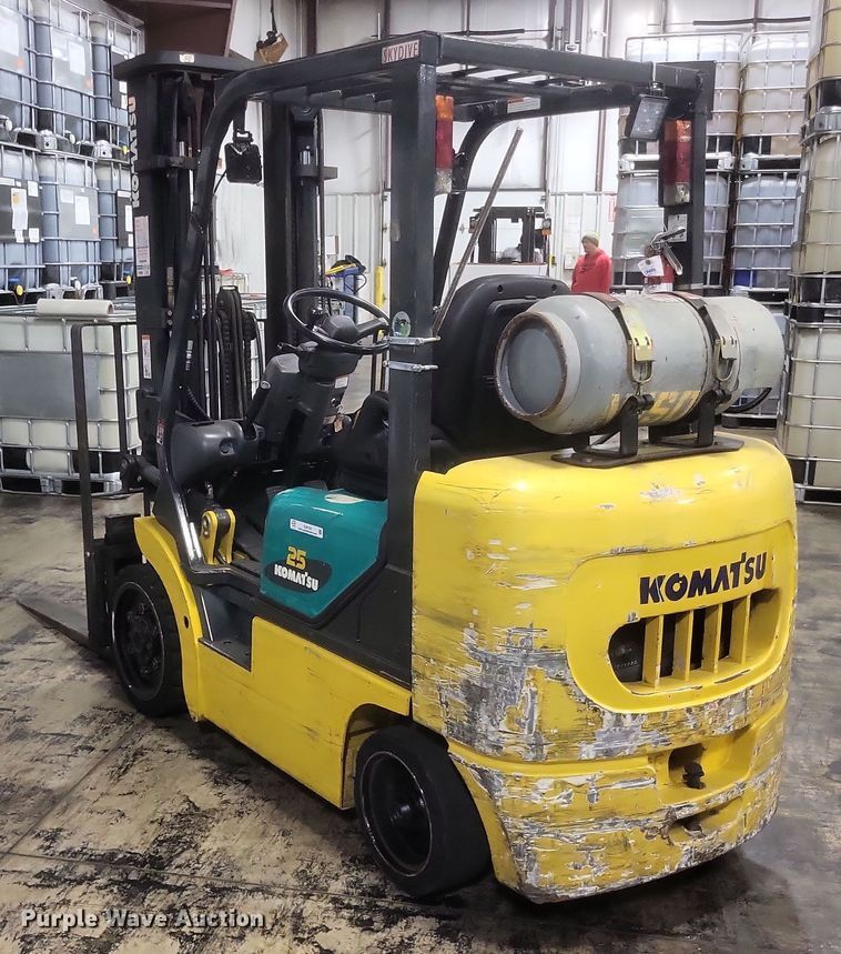 image for item EJ8165 Komatsu FG25GT-14 forklift