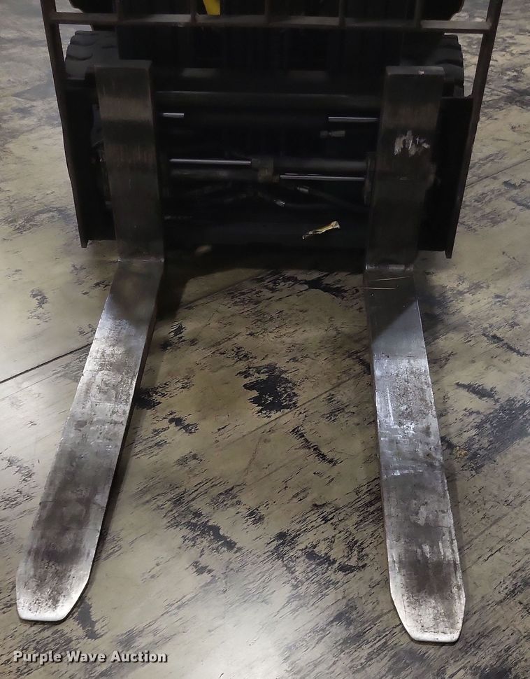 image for item EJ8165 Komatsu FG25GT-14 forklift