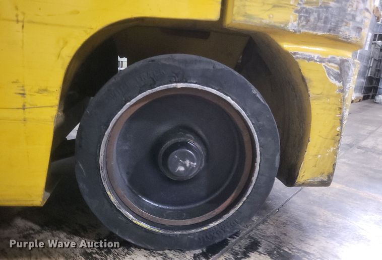 image for item EJ8165 Komatsu FG25GT-14 forklift