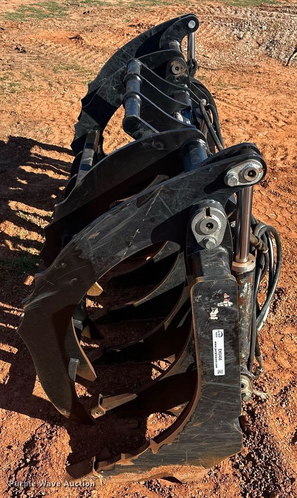 image for item EK0408 John Deere RR84 skid steer root rake grapple