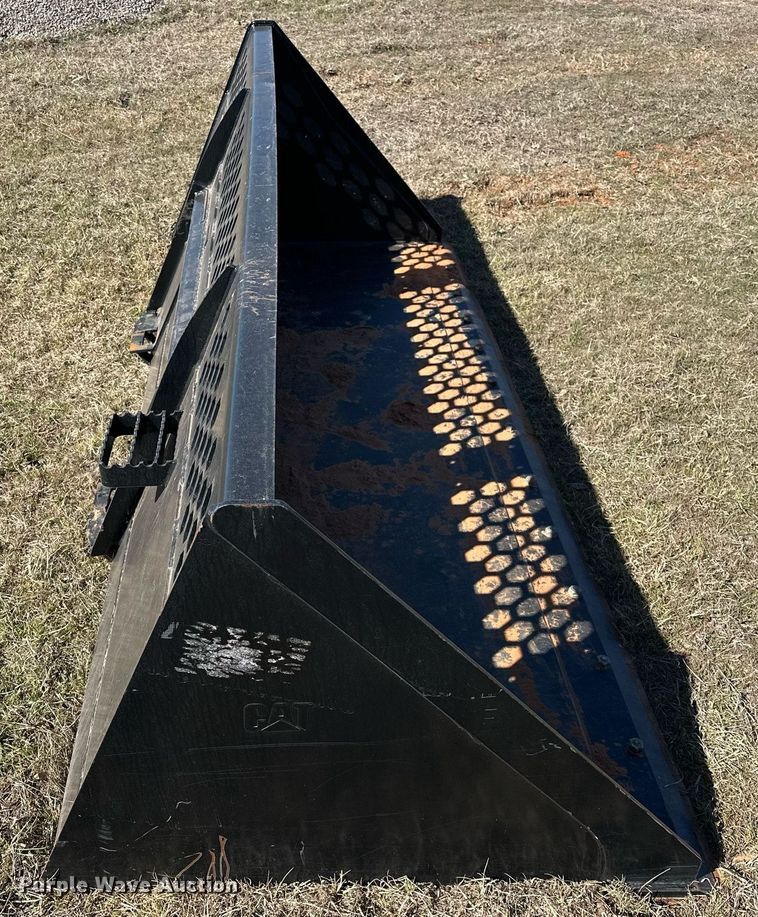 image for item EK0410 Caterpillar 469-0773 skid steer bucket