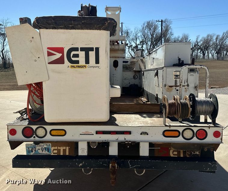 image for item EK0412 2016 Ford F550 Super Duty bucket truck