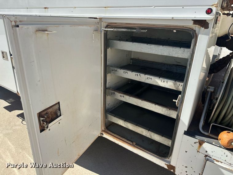 image for item EK0412 2016 Ford F550 Super Duty bucket truck