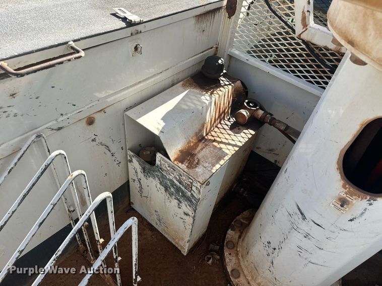 image for item EK0412 2016 Ford F550 Super Duty bucket truck