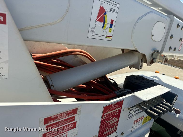 image for item EK0412 2016 Ford F550 Super Duty bucket truck