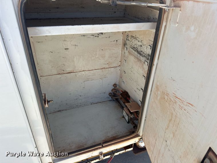 image for item EK0412 2016 Ford F550 Super Duty bucket truck