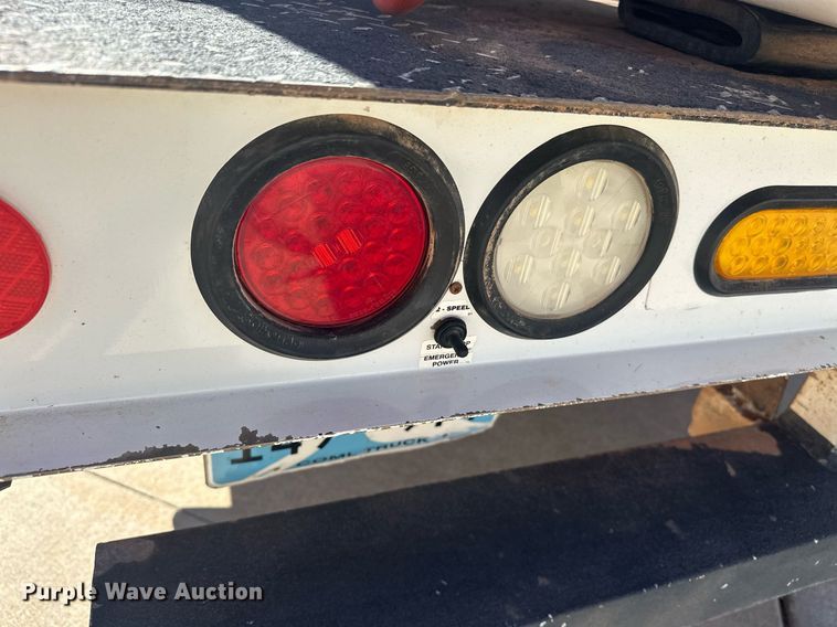 image for item EK0412 2016 Ford F550 Super Duty bucket truck