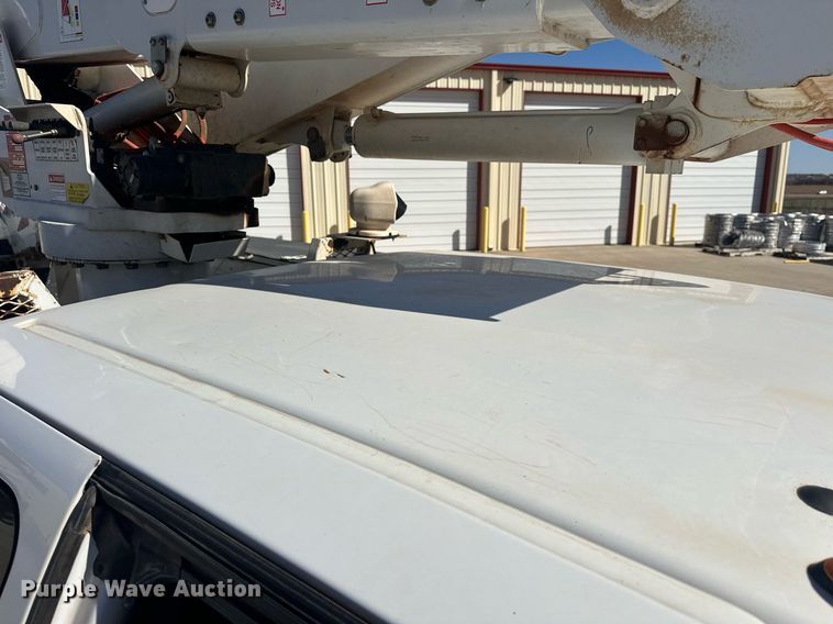 image for item EK0412 2016 Ford F550 Super Duty bucket truck