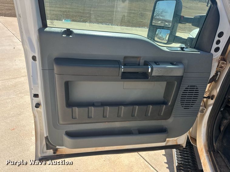 image for item EK0412 2016 Ford F550 Super Duty bucket truck