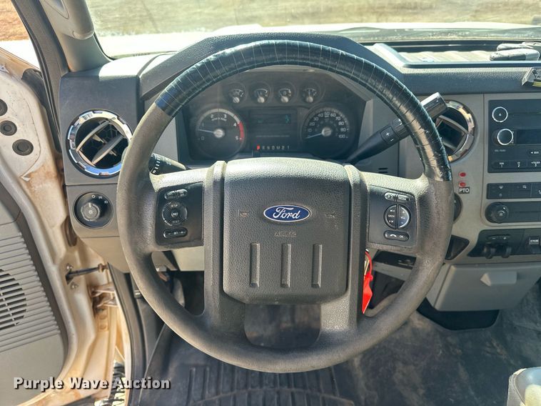 image for item EK0412 2016 Ford F550 Super Duty bucket truck