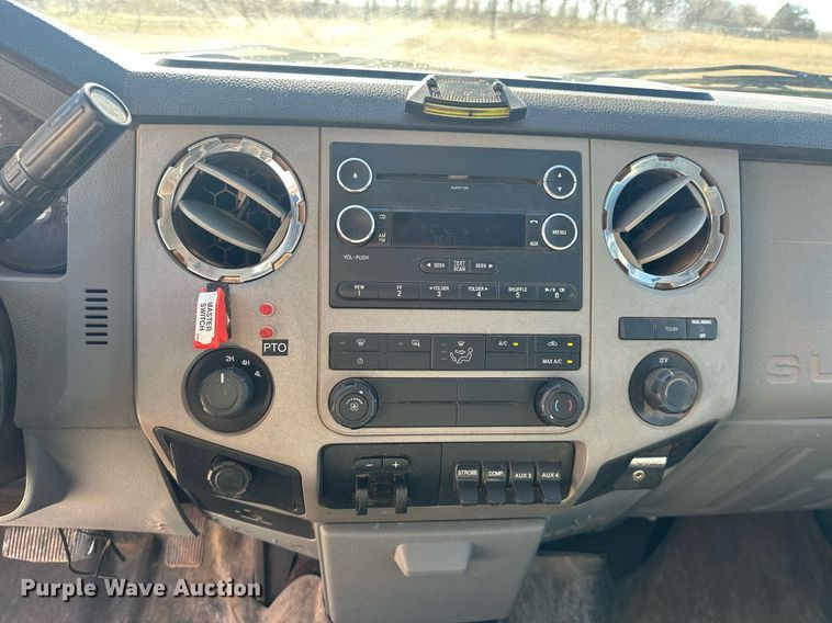 image for item EK0412 2016 Ford F550 Super Duty bucket truck