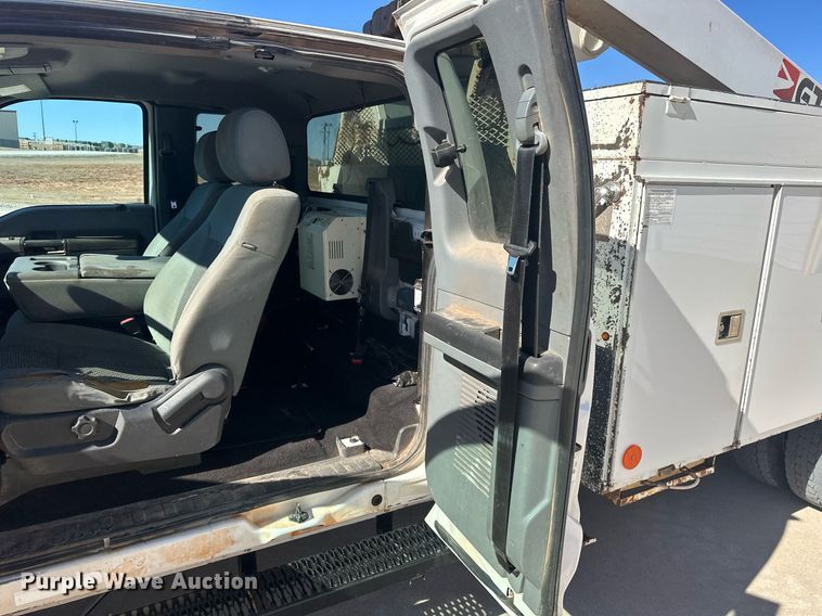 image for item EK0412 2016 Ford F550 Super Duty bucket truck