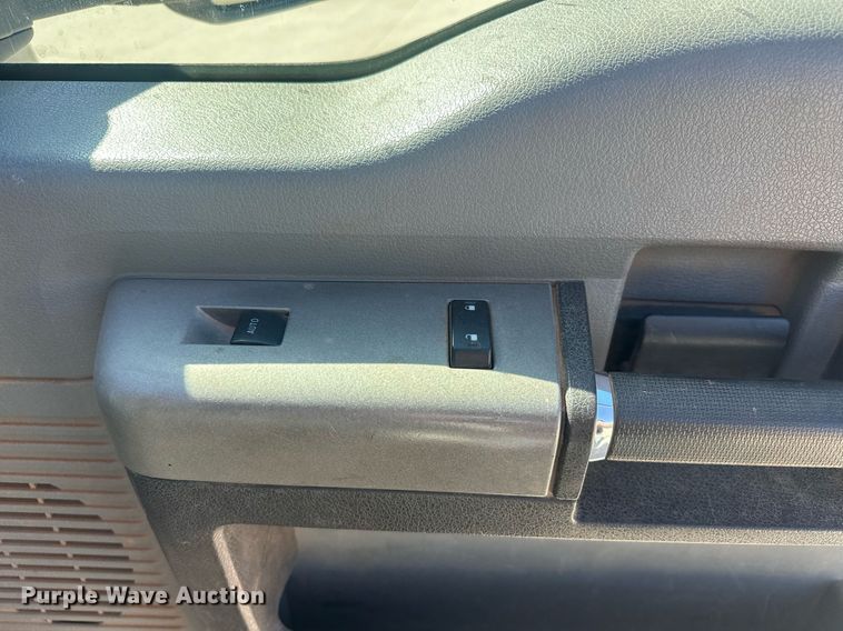 image for item EK0412 2016 Ford F550 Super Duty bucket truck