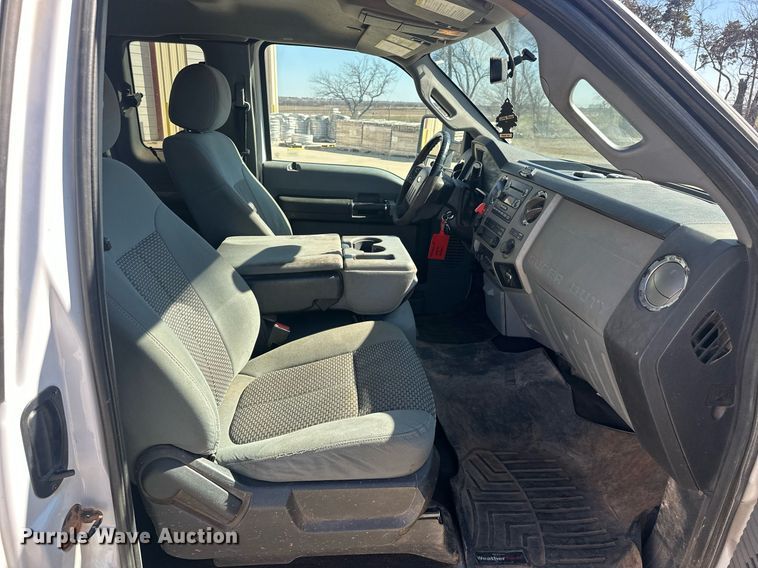 image for item EK0412 2016 Ford F550 Super Duty bucket truck