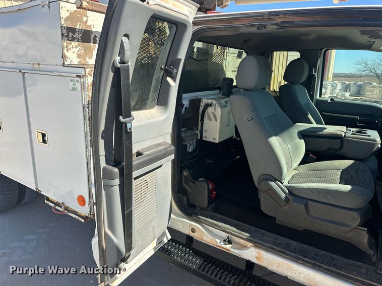 image for item EK0412 2016 Ford F550 Super Duty bucket truck