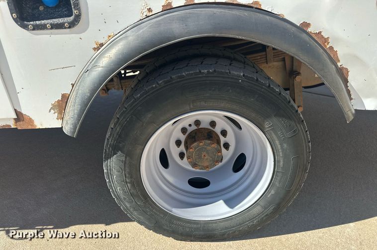 image for item EK0412 2016 Ford F550 Super Duty bucket truck