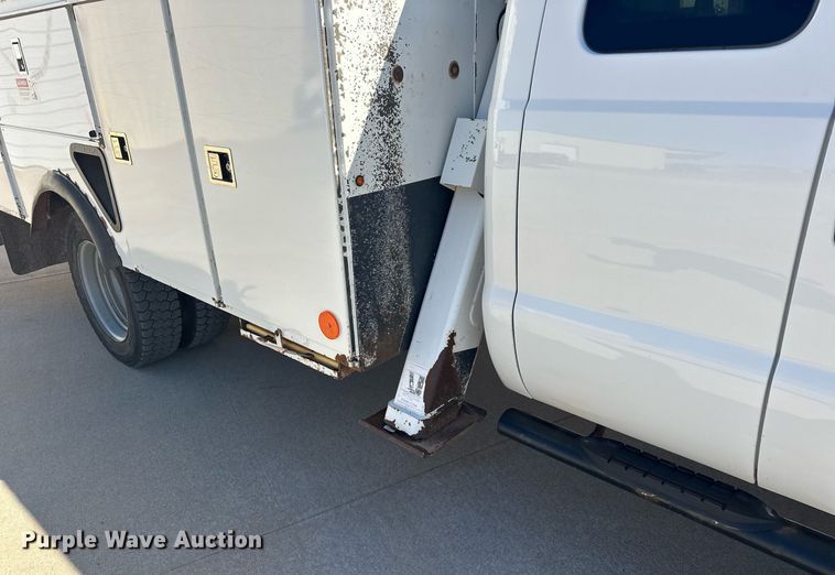 image for item EK0413 2016 Ford F550 Super Duty XLT bucket truck