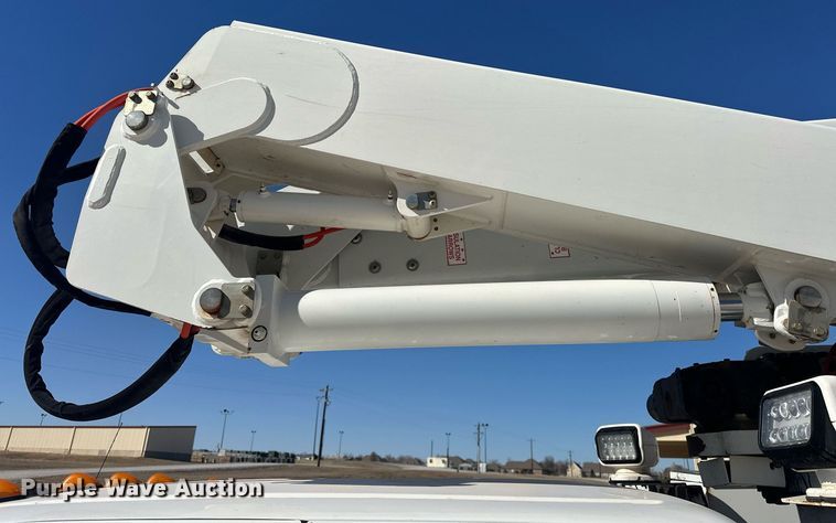 image for item EK0413 2016 Ford F550 Super Duty XLT bucket truck