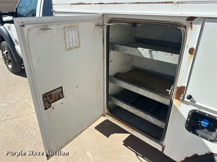 image for item EK0413 2016 Ford F550 Super Duty XLT bucket truck
