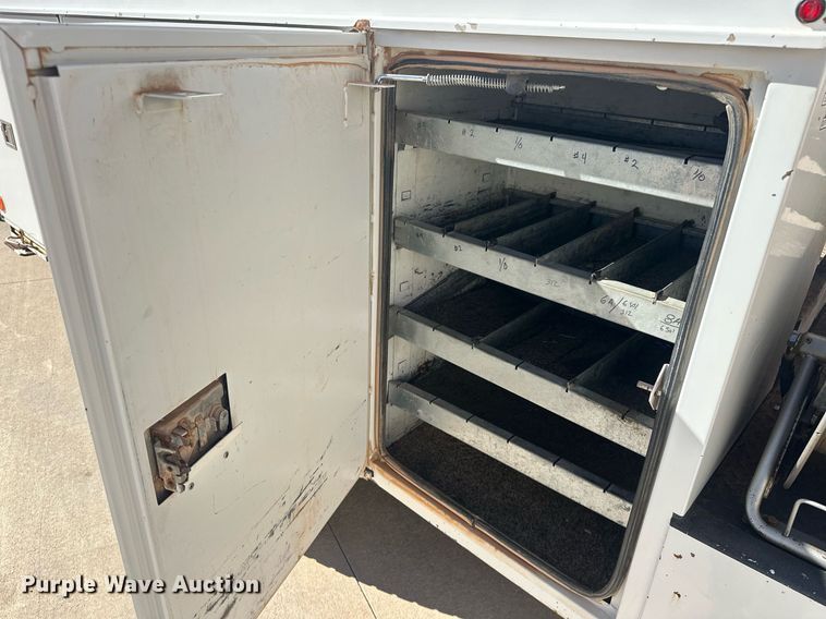 image for item EK0413 2016 Ford F550 Super Duty XLT bucket truck