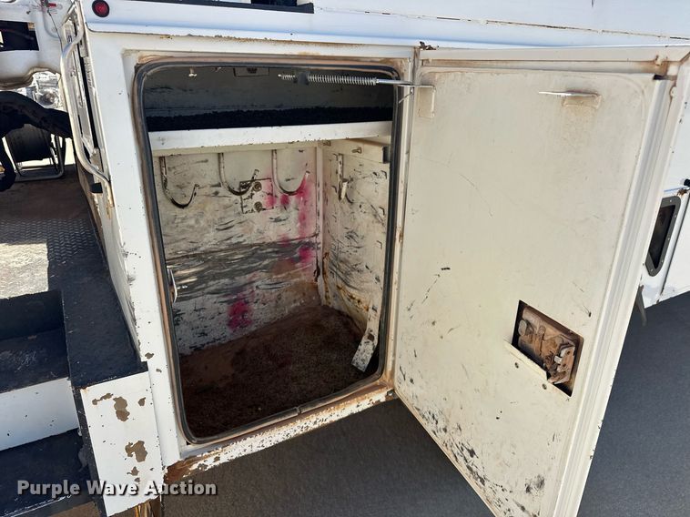 image for item EK0413 2016 Ford F550 Super Duty XLT bucket truck