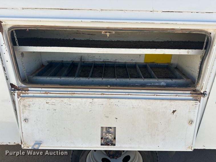 image for item EK0413 2016 Ford F550 Super Duty XLT bucket truck