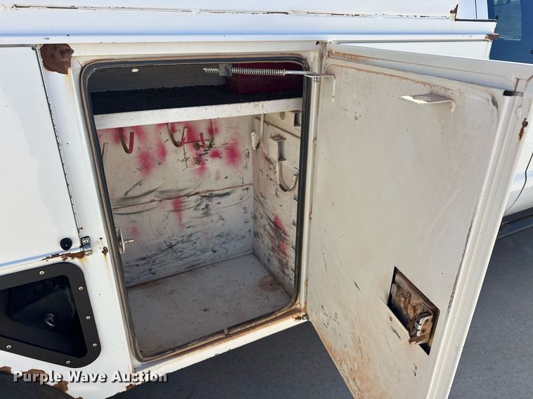 image for item EK0413 2016 Ford F550 Super Duty XLT bucket truck