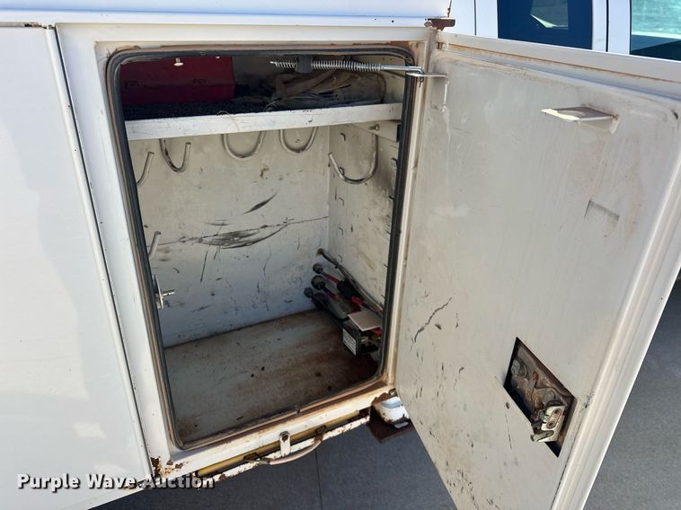 image for item EK0413 2016 Ford F550 Super Duty XLT bucket truck