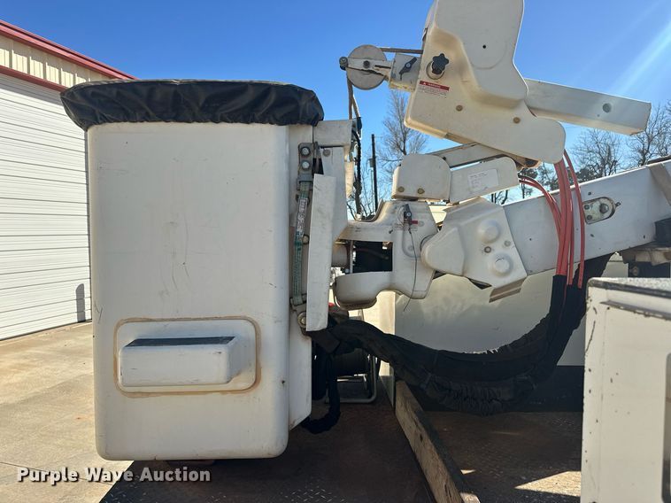 image for item EK0413 2016 Ford F550 Super Duty XLT bucket truck