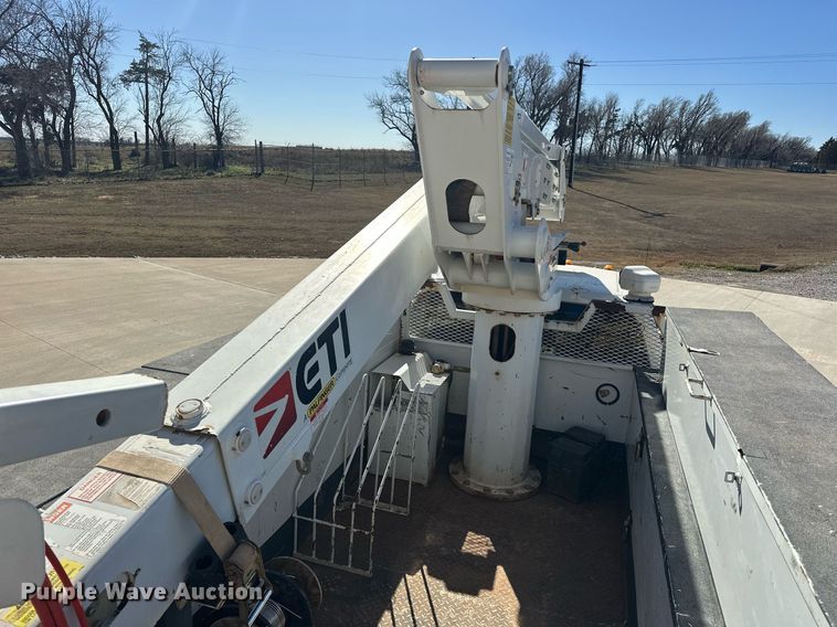 image for item EK0413 2016 Ford F550 Super Duty XLT bucket truck