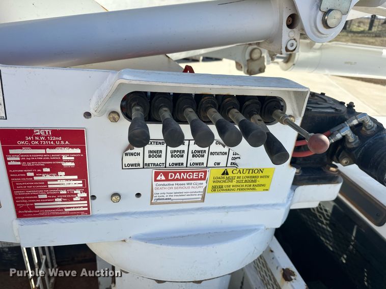 image for item EK0413 2016 Ford F550 Super Duty XLT bucket truck