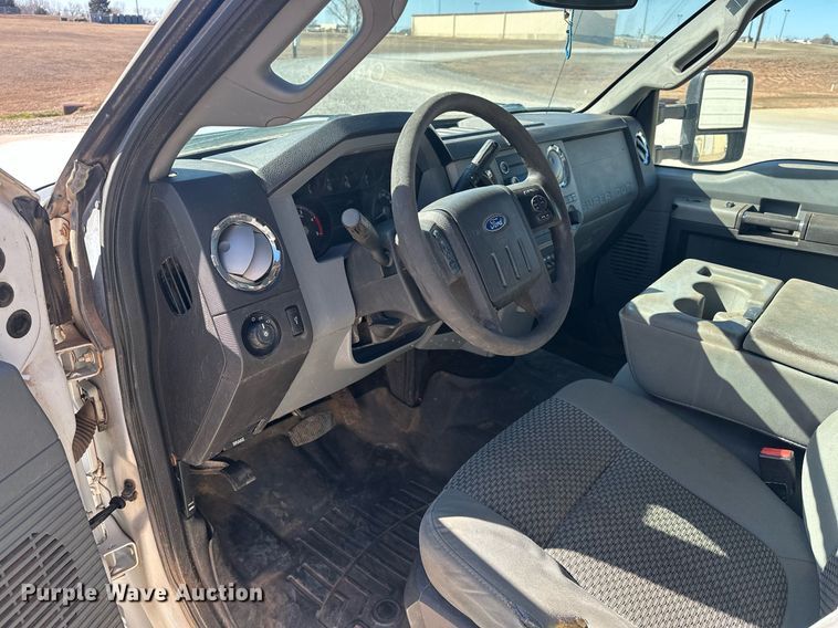 image for item EK0413 2016 Ford F550 Super Duty XLT bucket truck