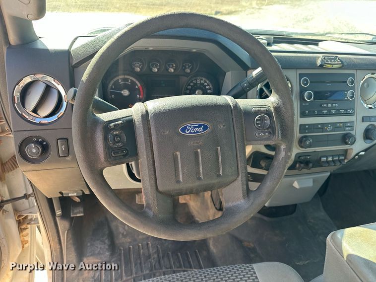 image for item EK0413 2016 Ford F550 Super Duty XLT bucket truck