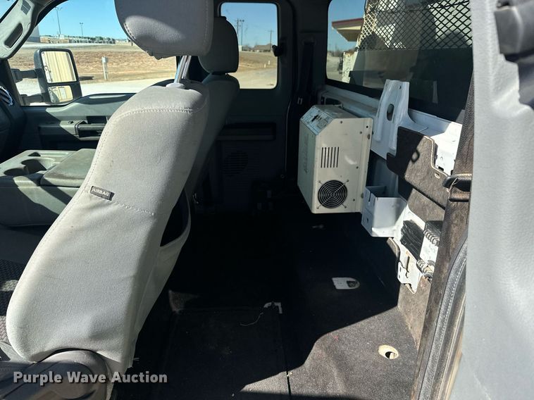 image for item EK0413 2016 Ford F550 Super Duty XLT bucket truck