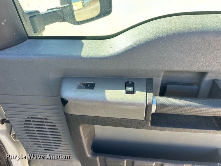 image for item EK0413 2016 Ford F550 Super Duty XLT bucket truck