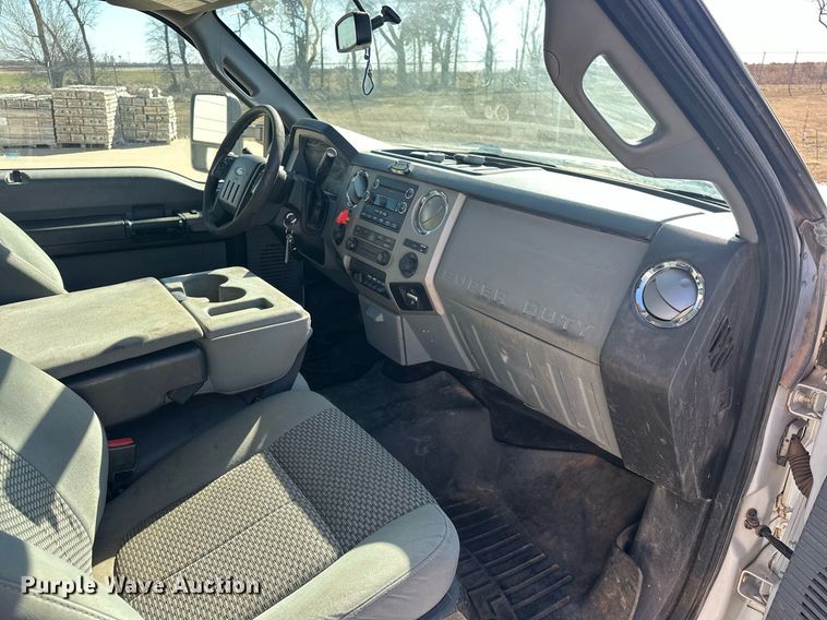 image for item EK0413 2016 Ford F550 Super Duty XLT bucket truck