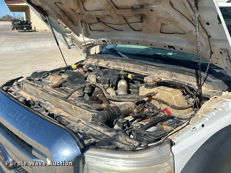 image for item EK0413 2016 Ford F550 Super Duty XLT bucket truck