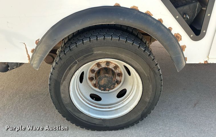 image for item EK0413 2016 Ford F550 Super Duty XLT bucket truck