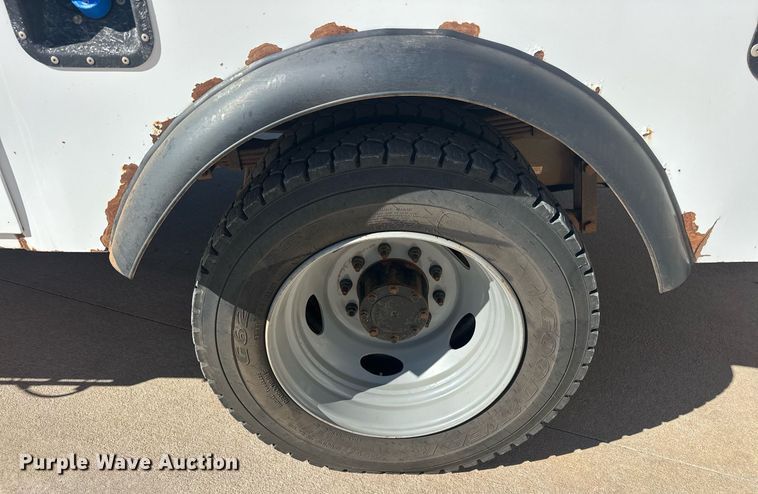 image for item EK0413 2016 Ford F550 Super Duty XLT bucket truck