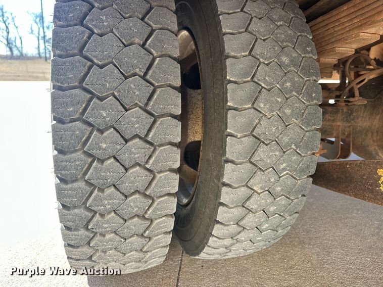 image for item EK0413 2016 Ford F550 Super Duty XLT bucket truck