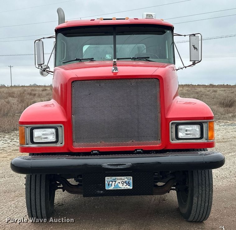 image for item EK0421 2003 Mack CH613 vacuum truck