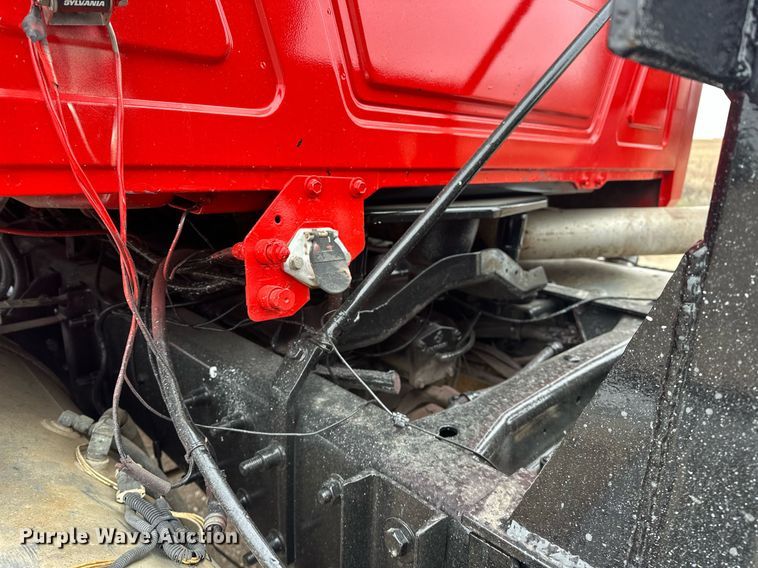 image for item EK0421 2003 Mack CH613 vacuum truck