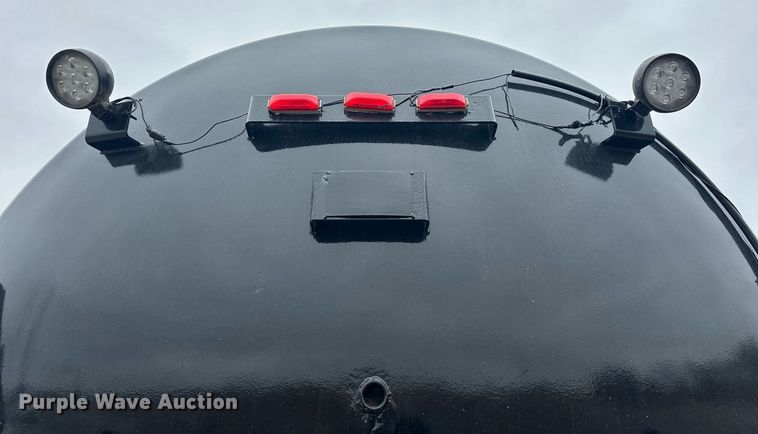 image for item EK0421 2003 Mack CH613 vacuum truck