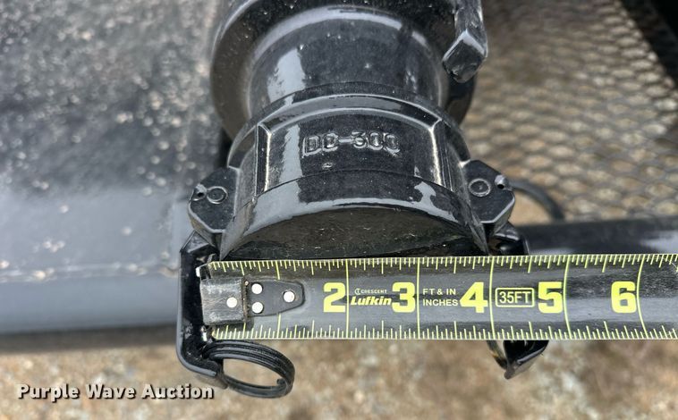 image for item EK0421 2003 Mack CH613 vacuum truck