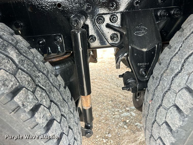 image for item EK0421 2003 Mack CH613 vacuum truck