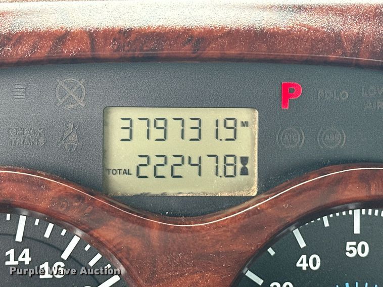 image for item EK0421 2003 Mack CH613 vacuum truck