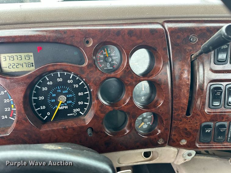 image for item EK0421 2003 Mack CH613 vacuum truck