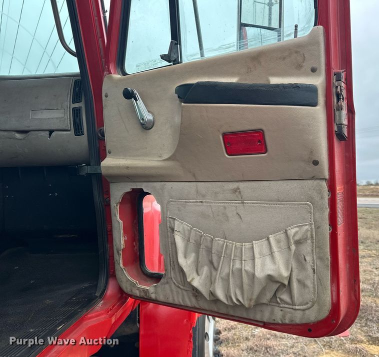 image for item EK0421 2003 Mack CH613 vacuum truck