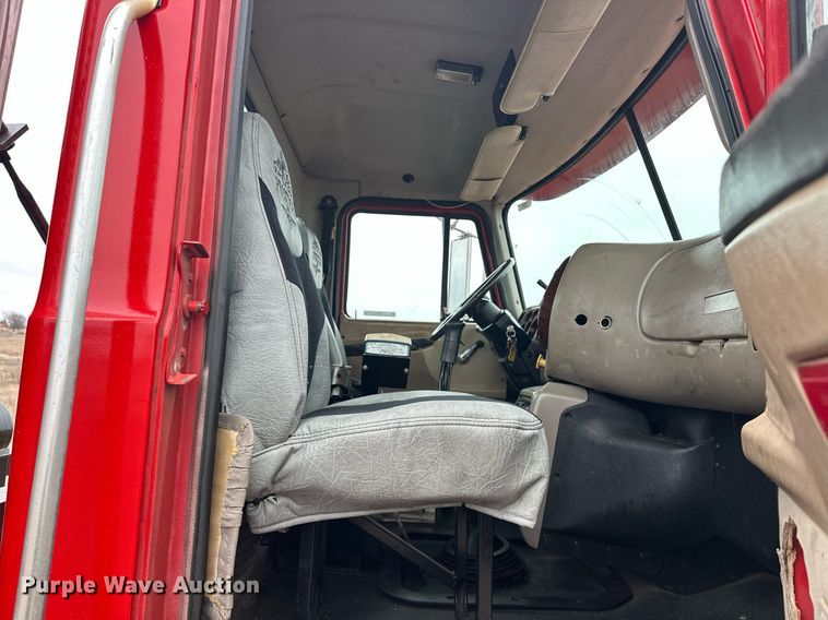 image for item EK0421 2003 Mack CH613 vacuum truck